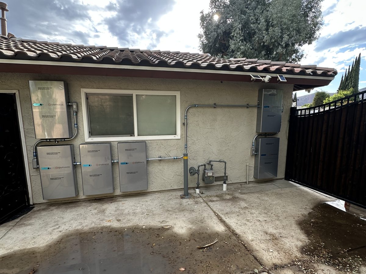 60 kWh battery storage installed by Van Mierlo Builders and Solar