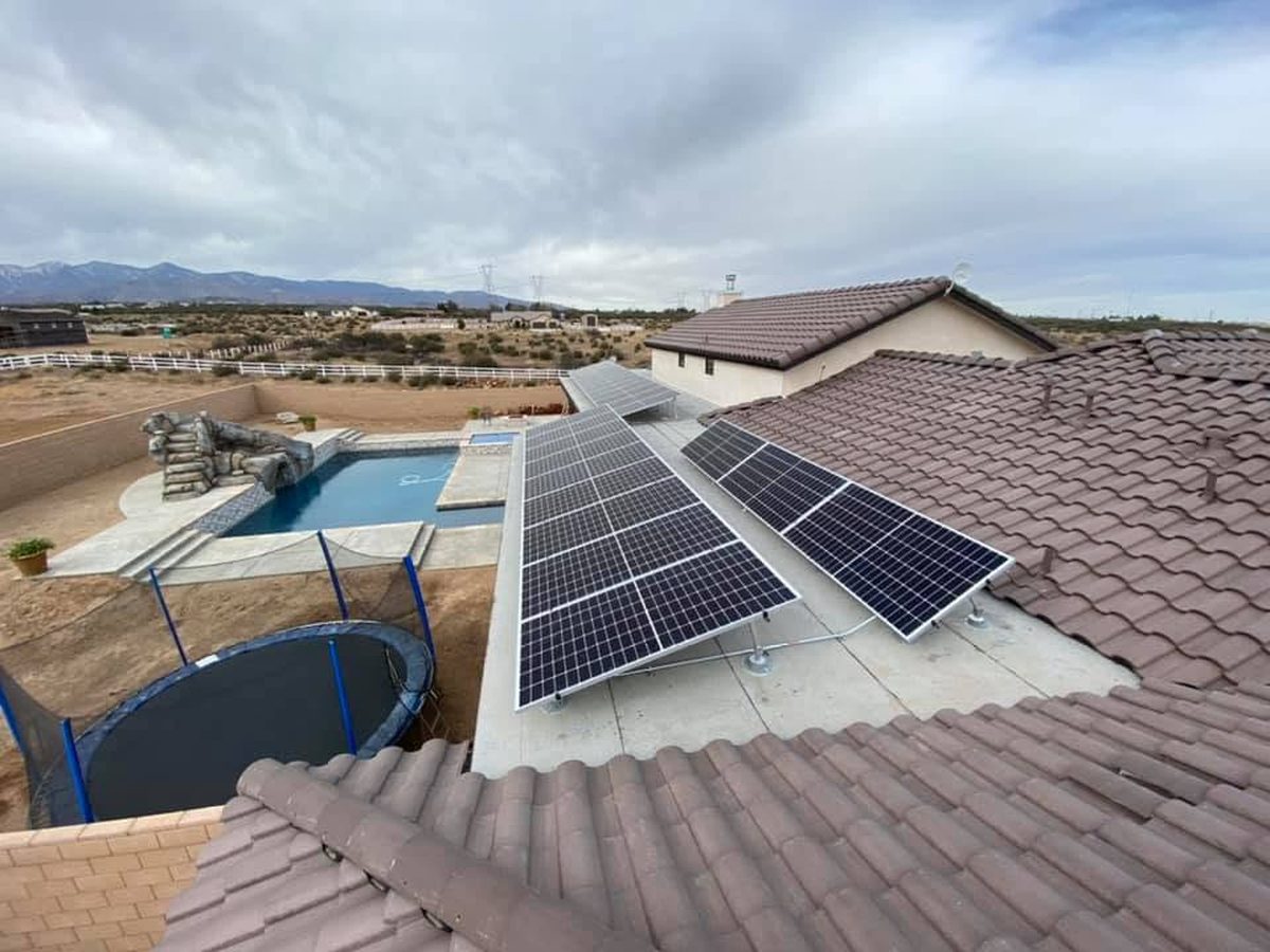 11.53 kW in Piñon Hills, CA installed by Van Mierlo Builders and Solar